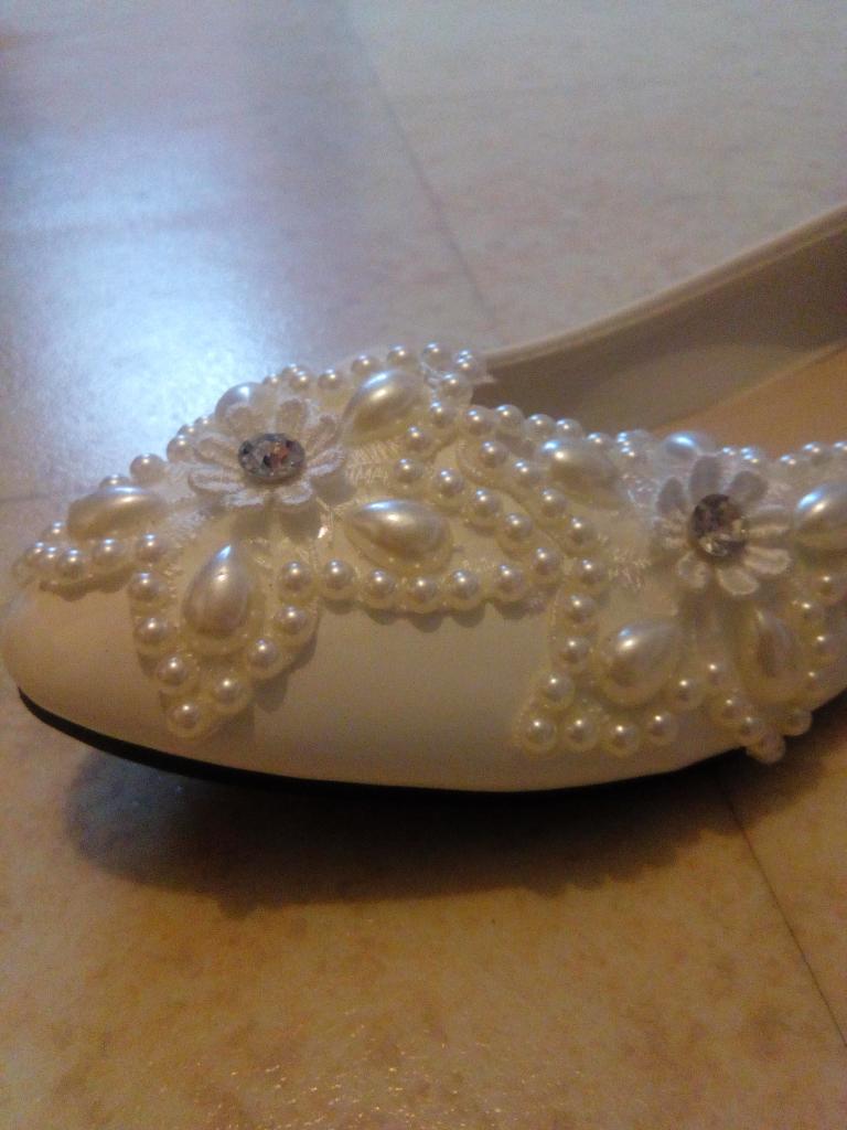 Création chaussure, fixation perles!