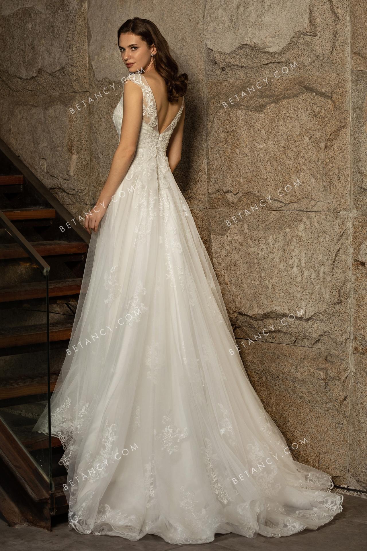 Asymmetric lace v back wholesale wedding dress 3