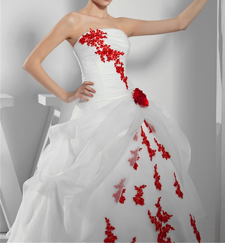 robe de mariée princesse blanche et rouge