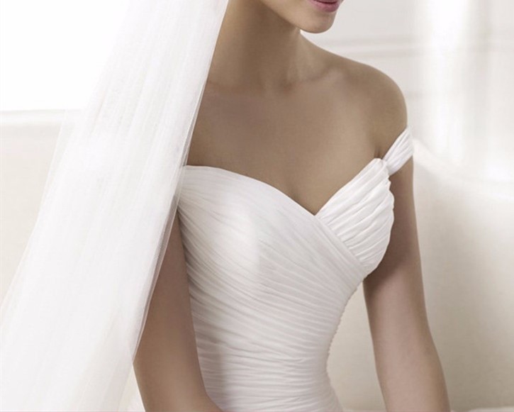 Robe de mariée décolleté blanche
