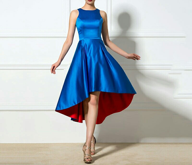 Robe soirée courte bleu roi satin