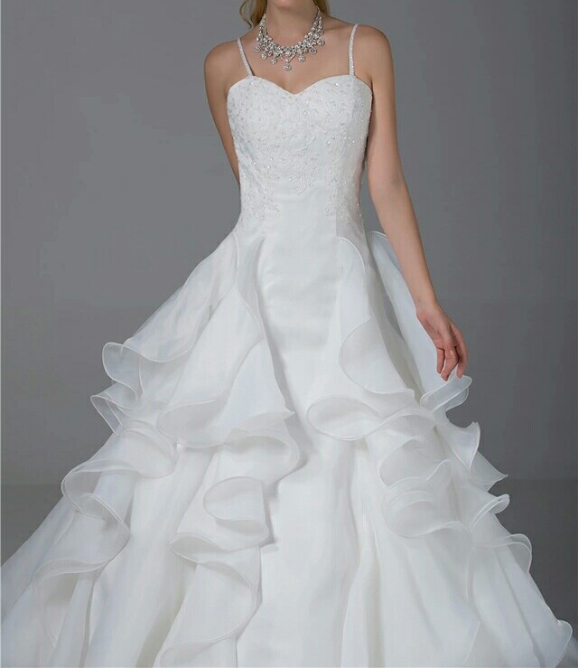 Robe de mariée à fine bretelle