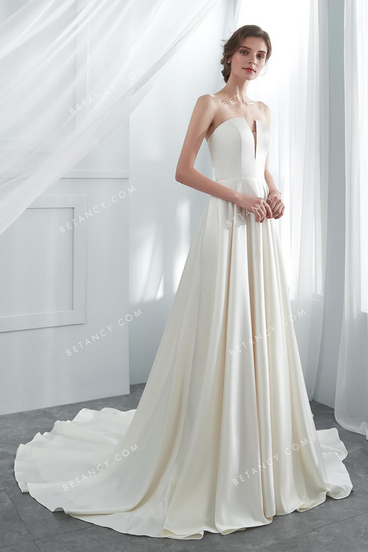 Ivory satin v cut strapless modern wholesale bridal gown 1