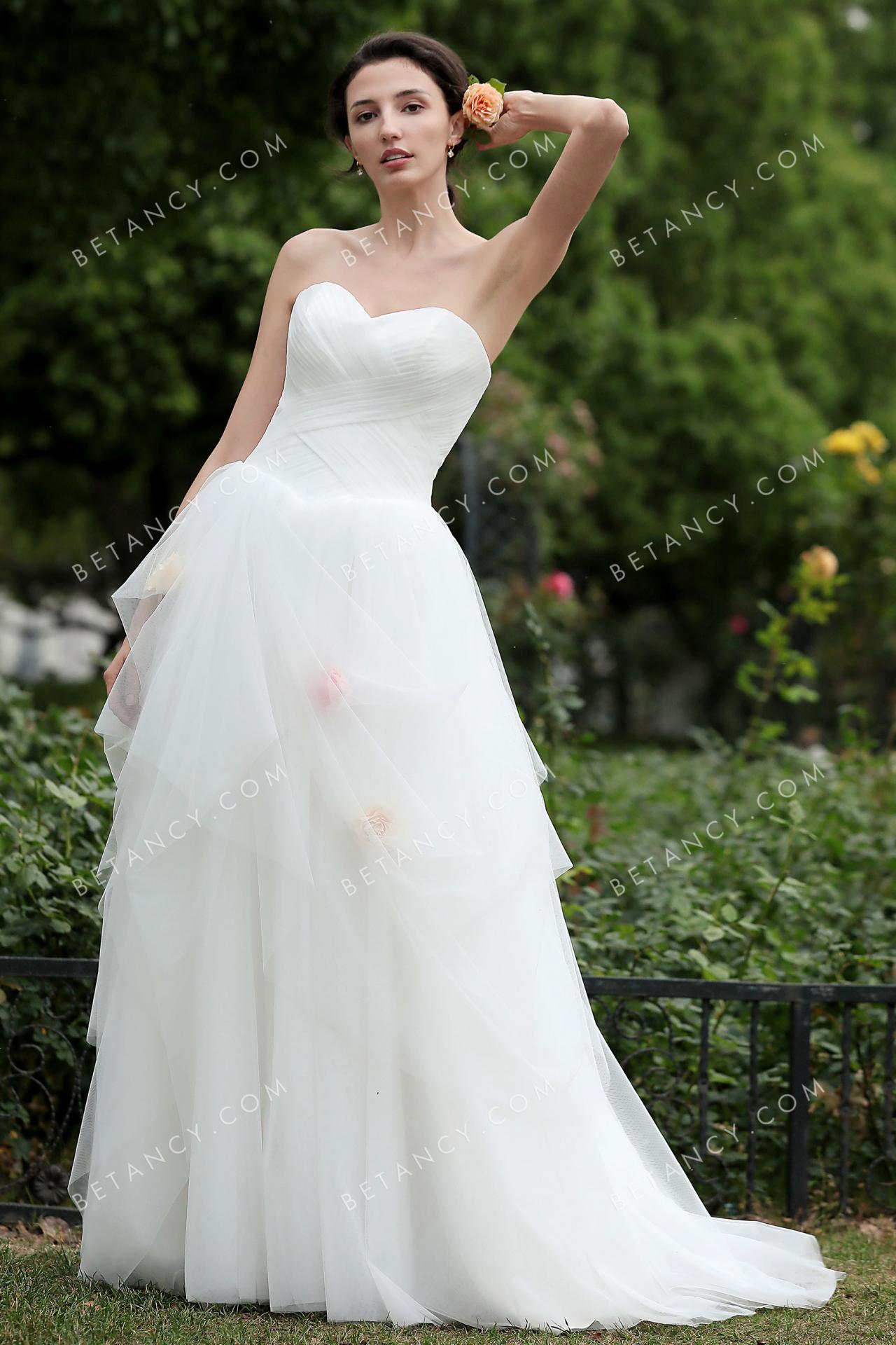 Pleated tulle pricess bridal gown with flowers adorned 1