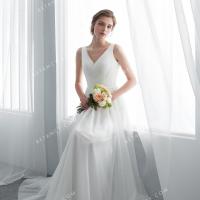 Pleated v neck sleeveless soft tulle wedding gown 3