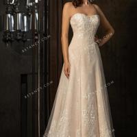 Pretty strapless sweetheart neckline wedding dress 2
