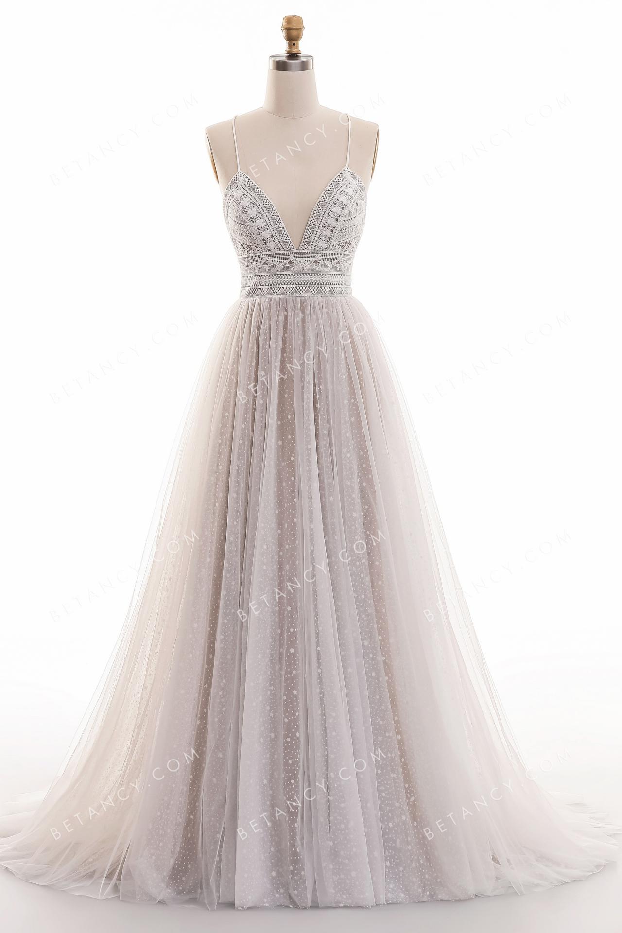 Romantic and dreamy star like lace and illusion tulle wedding dress 4