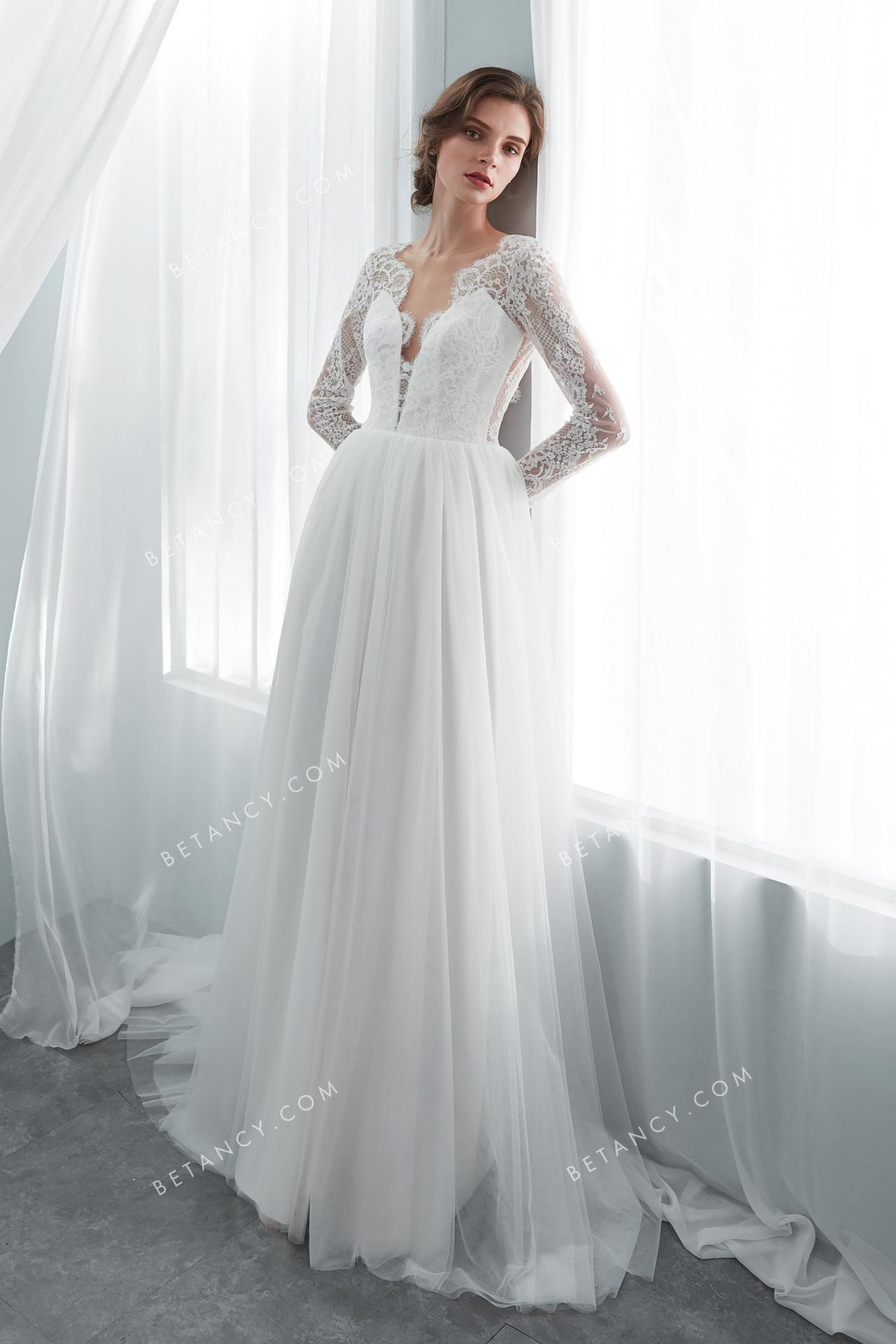 Scalloped v neck long sleeve lace tulle bridal dress 1