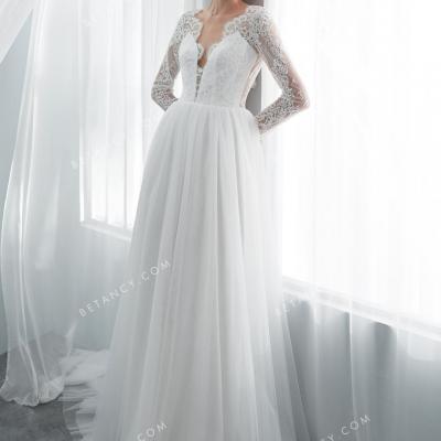 Scalloped v neck long sleeve lace tulle bridal dress 1