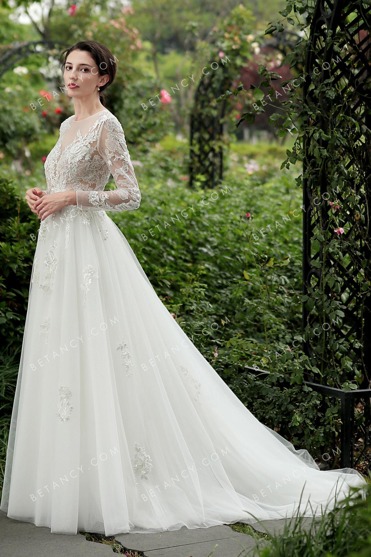 Sequinned lace illusion wedding dress 2