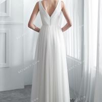 Sleeveless v back ivory tulle a line long wedding gown 4