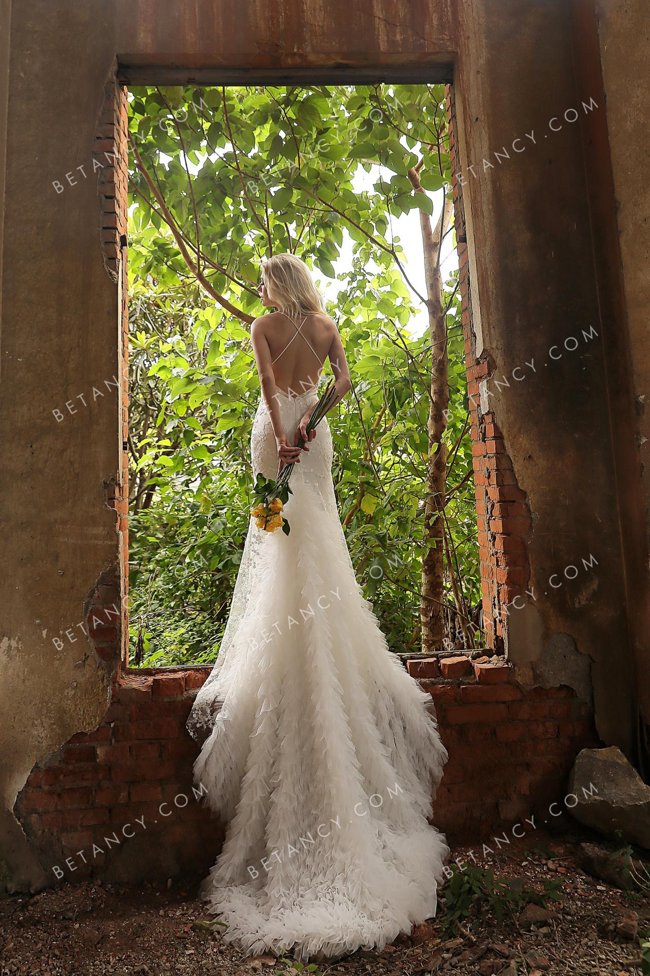Tiny flower lace tulle ruffles fishtail wedding dress 4