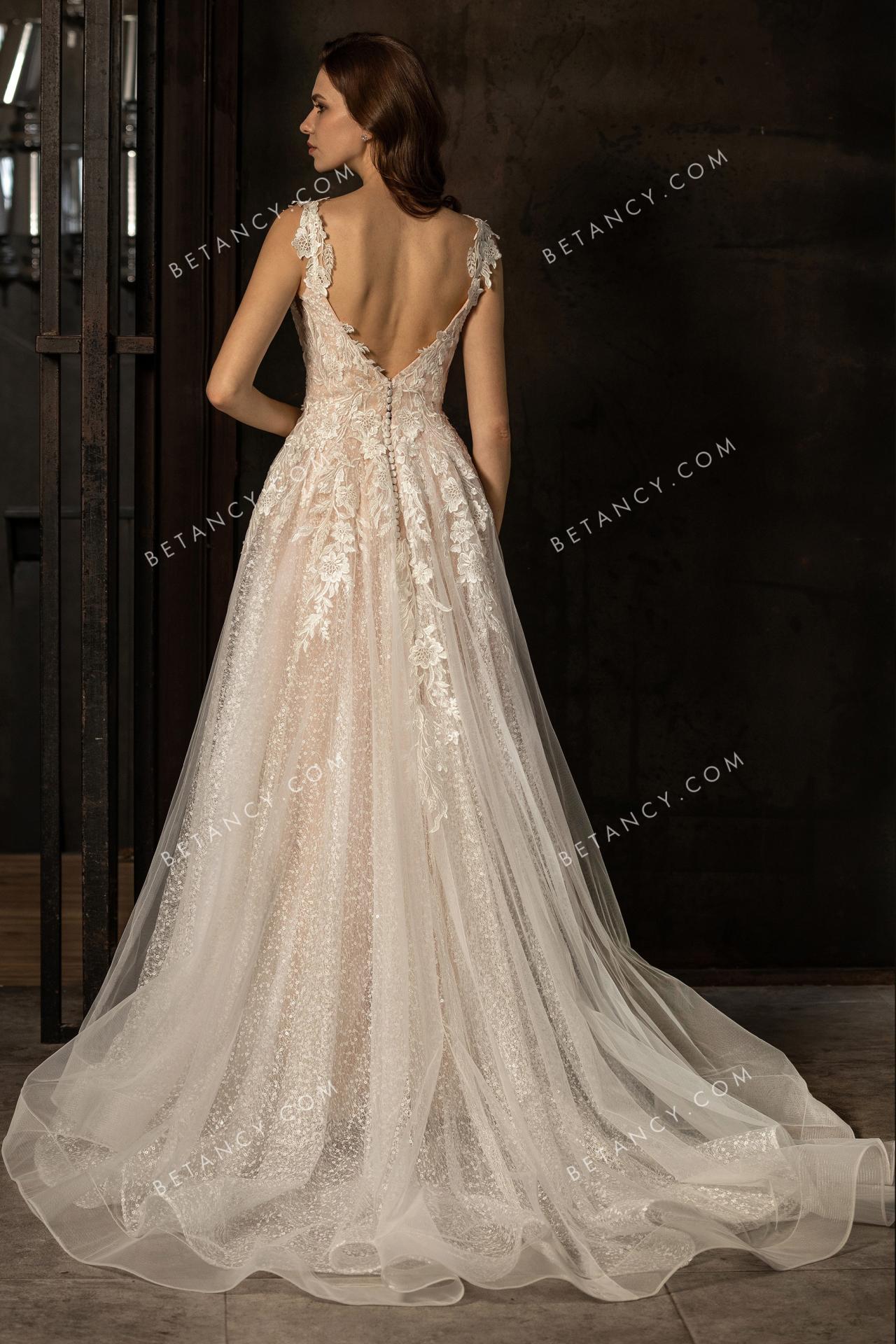 V back with invisible zipper closure wedding gown 3
